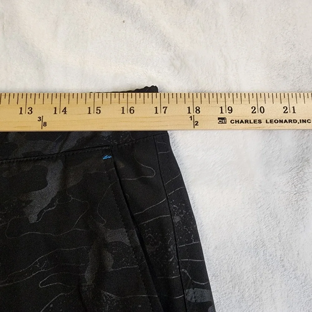 ZeroXposur Mens Swim Trunks UPF 50+ Black Camo Board Shorts Medium, NWT
